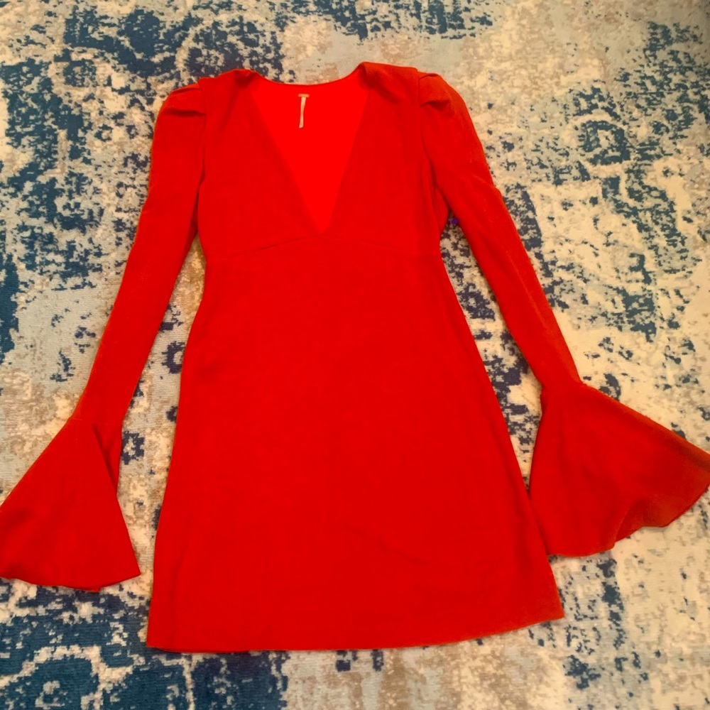 Free People | deep V long sleeve mini dress small!
